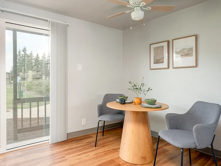 Pacific Village | Dining Room