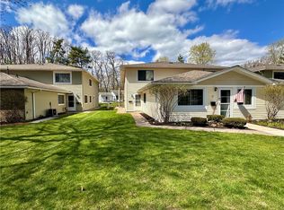 25 Milrace Dr, East Rochester, NY 14445