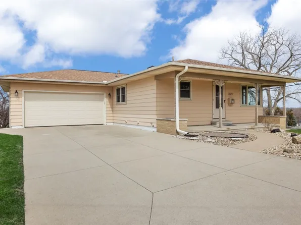 2819 Southland St SW, Cedar Rapids, IA 52404