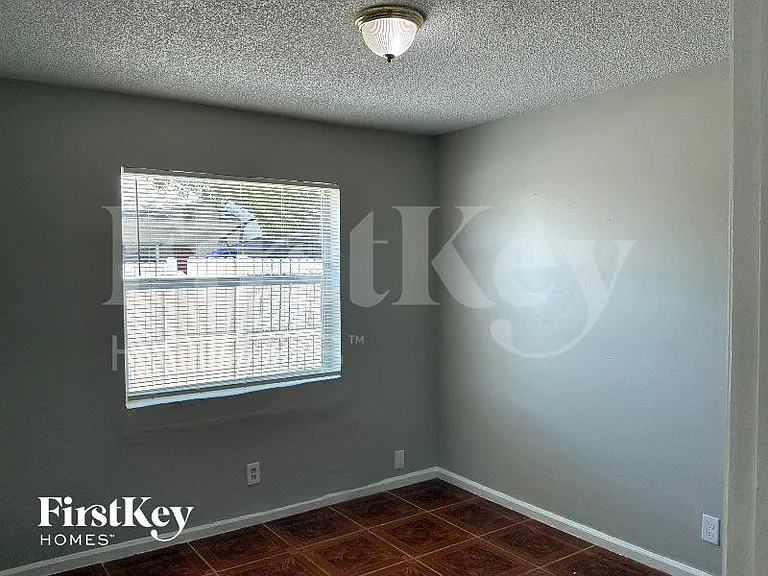 6004 Westfall Rd — Photo 8