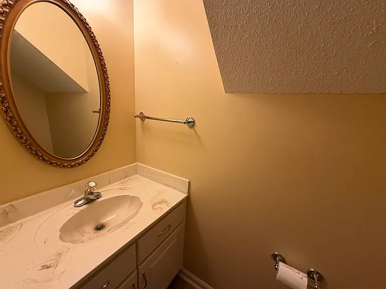 8149 Kimbrook Dr — Photo 17