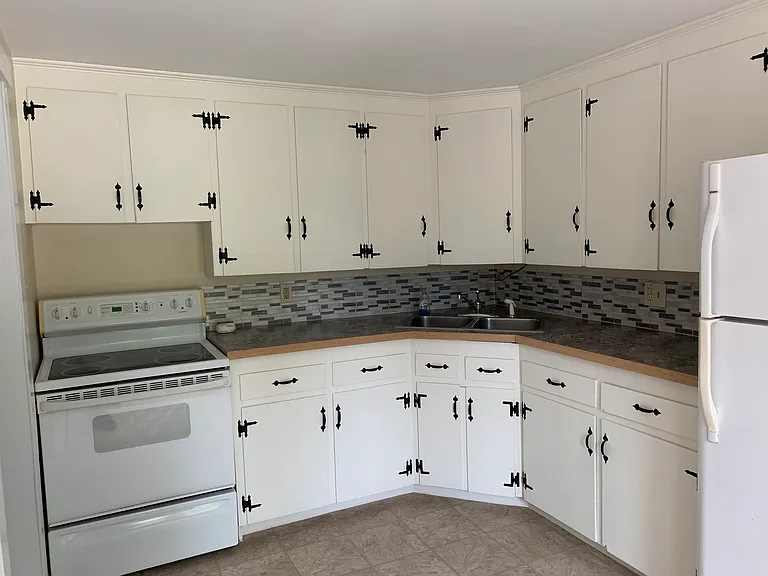 84 Grand Ave #2 — Photo 3