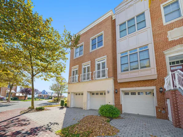 1 Intrepid Place image 3 of 38