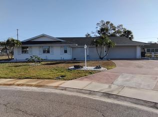 702 Cypress Pl, Sun City Center, FL 33573