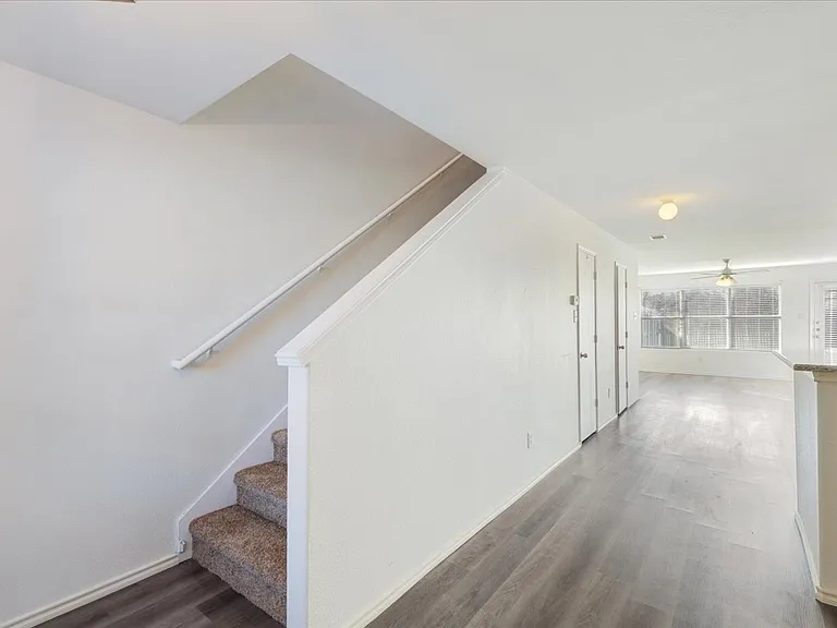 7405 Howling Coyote Ln — Photo 5