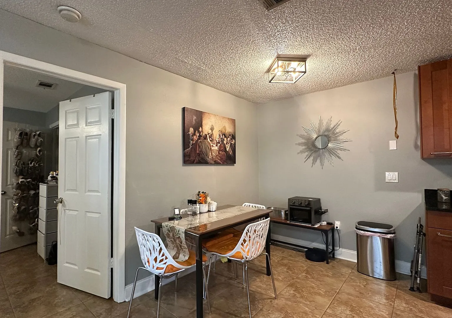 First-Floor Corner 2 bedroom 2 bath Condo | Water, Sewer, Trash included! — Photo 4