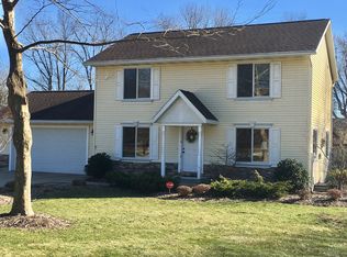 5425 E Karen Ct, Stevensville, MI