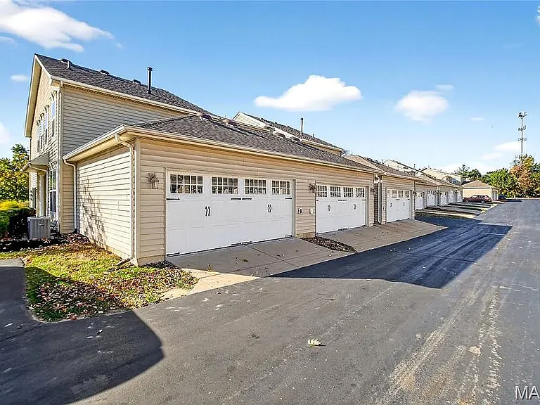 480 Coachgate Ct — Photo 31