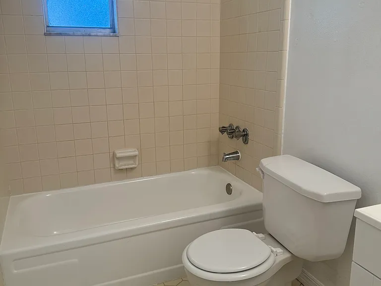 1444 E 1st Ave #1444 — Photo 7