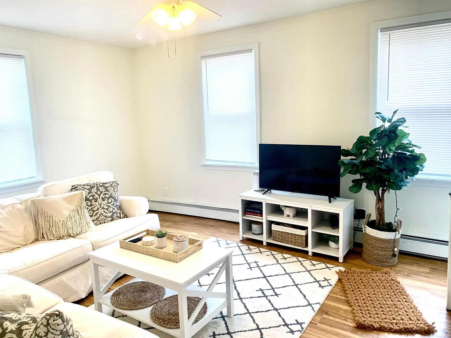 1 bed, 99999 sqft, $2,200 — Photo 4