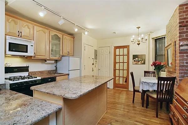 Sold by Citi Habitats | media 15