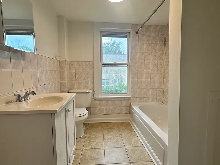 3239 Marne Ave — Photo 15