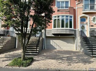 149 Brownstone Ct, Old Tappan, NJ 07675