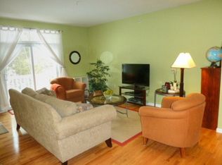 6123 Pearl St, Essex Junction, VT 05452