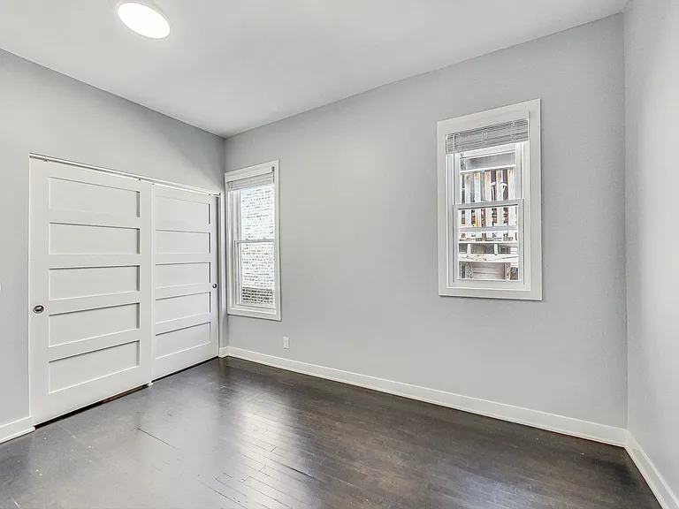 2037 N Spaulding Ave #2 — Photo 33