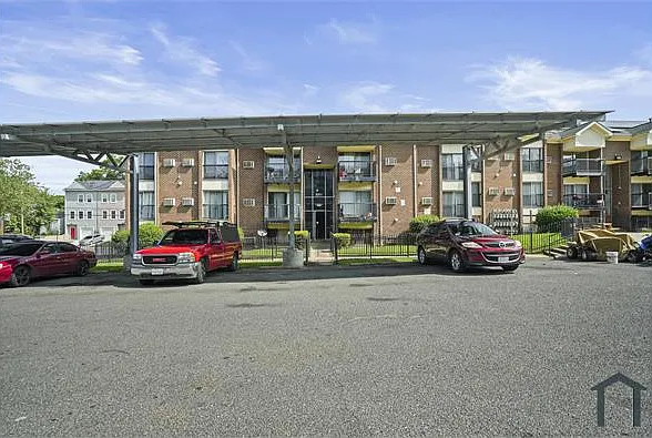 Building Photo 3