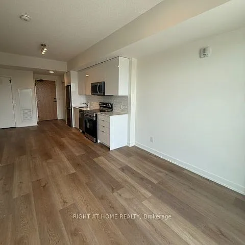 33 Erie Ave #811 — Photo 14