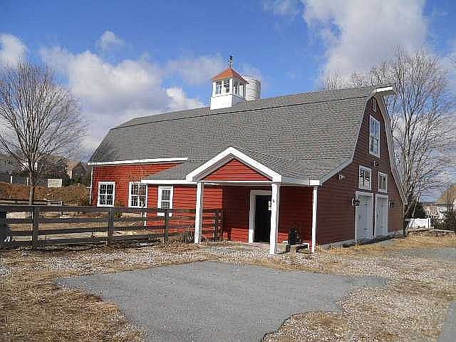 2nd image of 180 Rye Hill Rd
