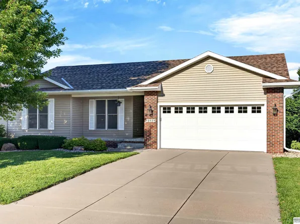 12525 217th St, Gretna, NE 68028