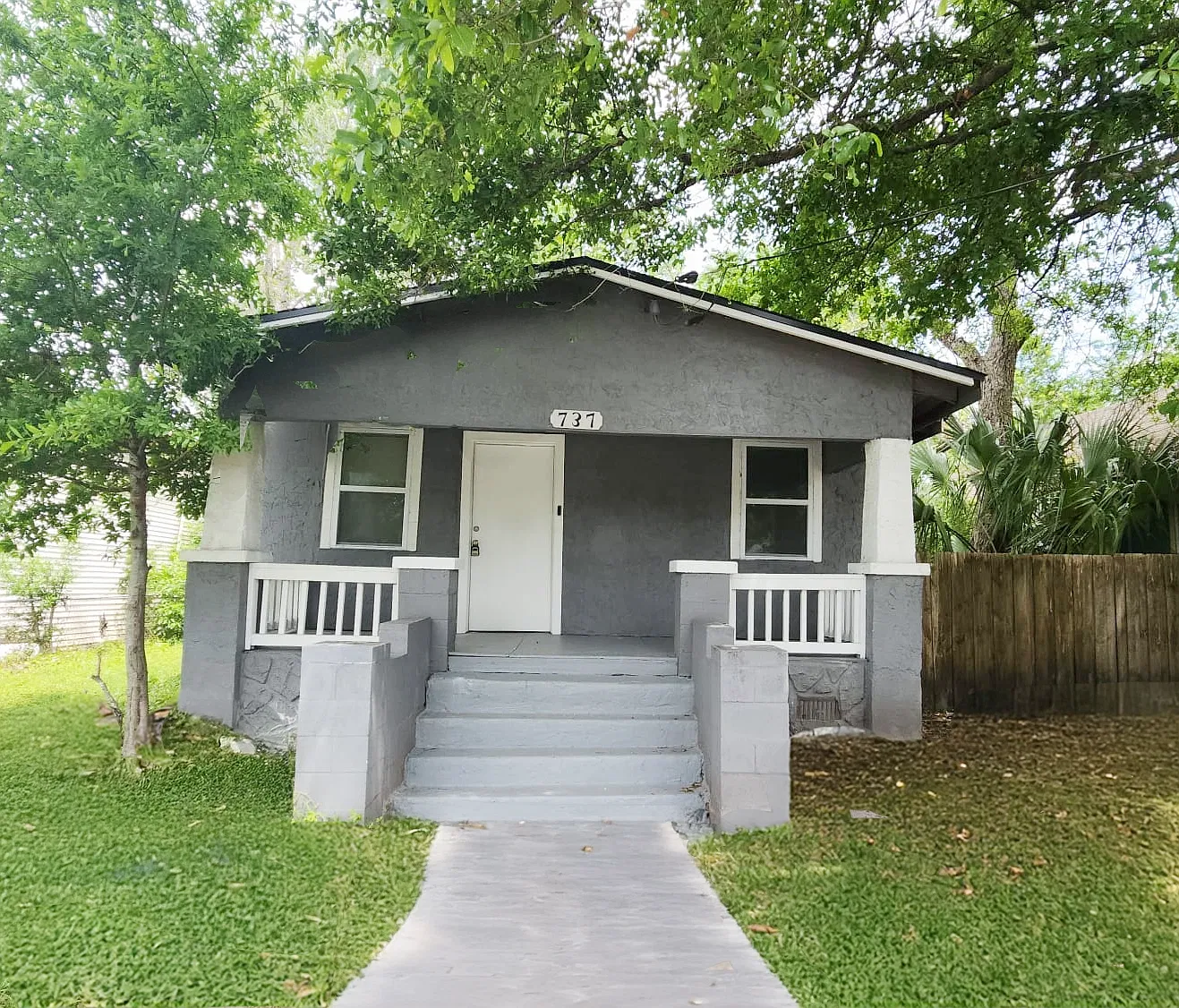 4 bed, 1200 sqft, $1,950 — Photo 1
