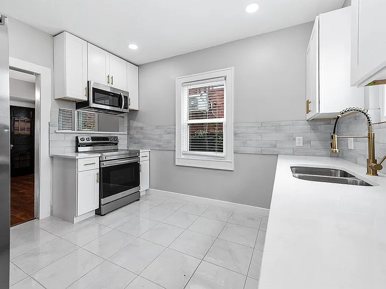 2511 Arbor St — Photo 10