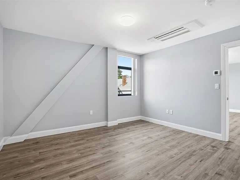 632 Centre St #302 — Photo 5