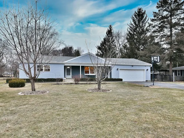 10N836 Maple St, Elgin, IL 60123