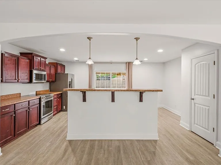 102 Old Mill Rd — Photo 18