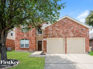 3025 Meadowbrook Dr, Grand Prairie, TX 75052