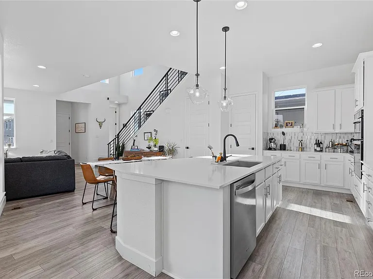 6058 N Perth St — Photo 12