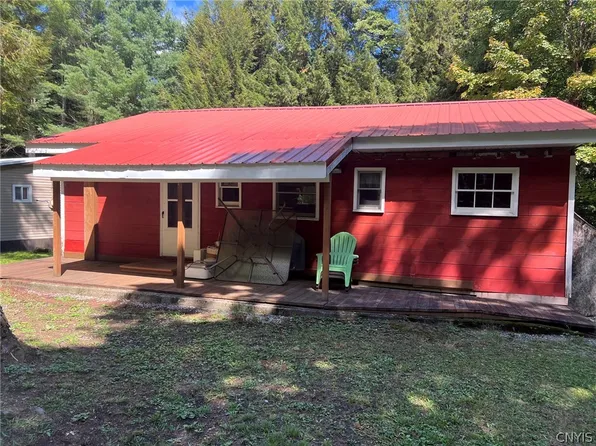 4040 Tamarack Rd, Remsen, NY 13438