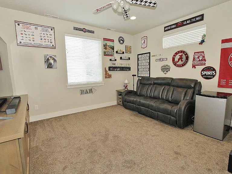 3316 E Girdner Dr — Photo 20