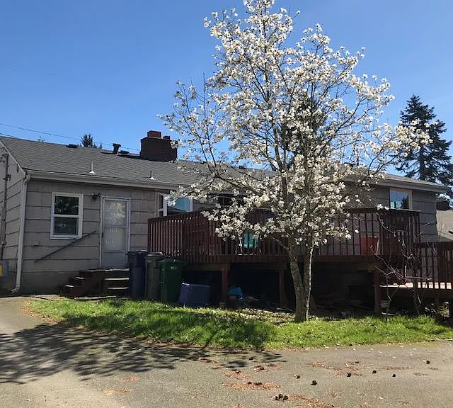 10721 28th Ave SW — Photo 3