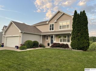 5827 S 157th St, Omaha, NE 68135