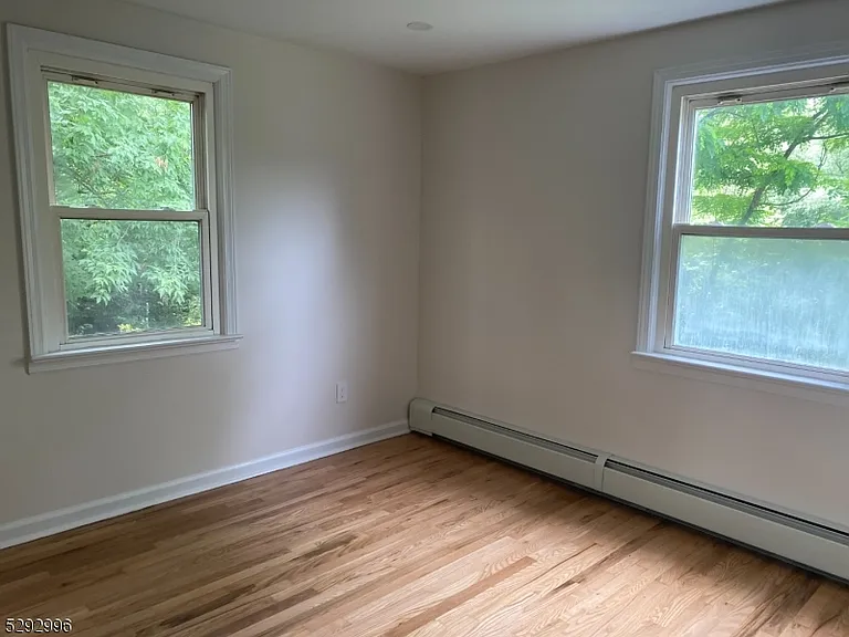 536 Broughton Ave — Photo 7