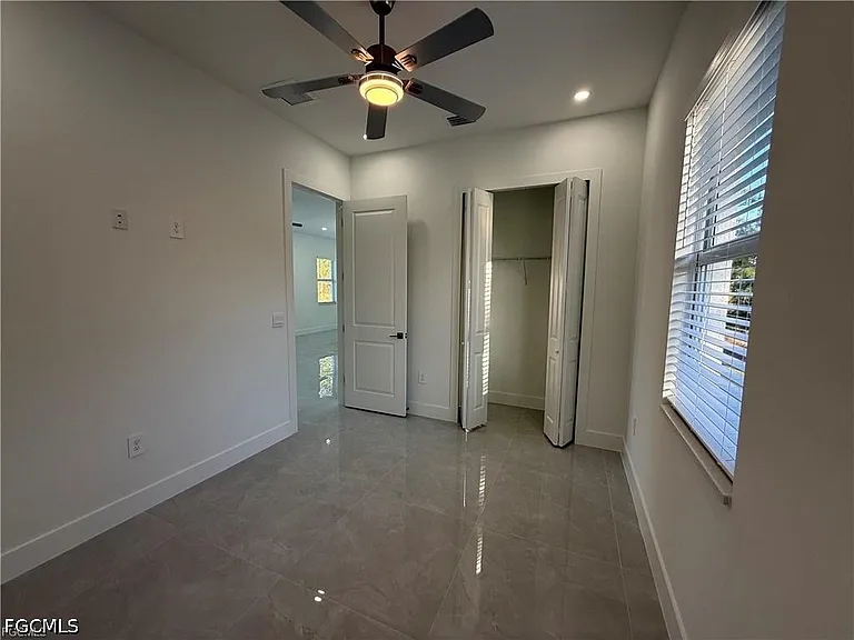 207 W 15th St — Photo 20