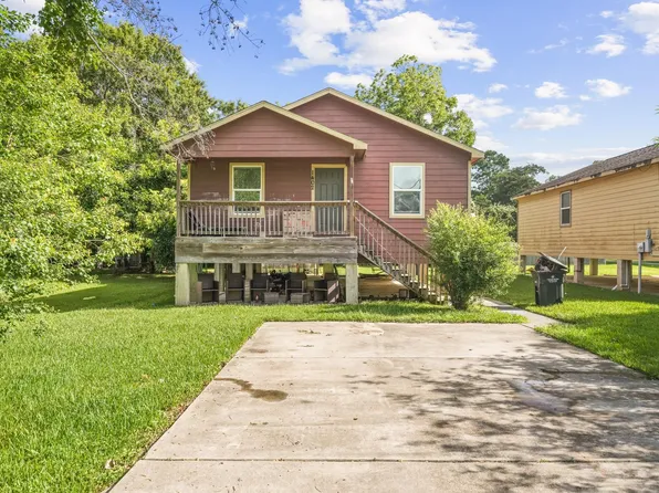 1402 W Phillips St, Alvin, TX 77511