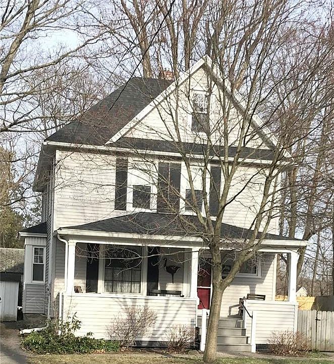 1st image of 152 Center St