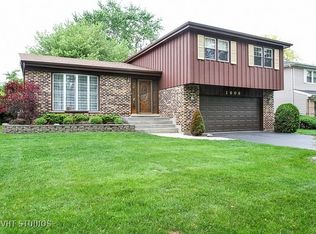 1806 N Burning Bush Ln, Mount Prospect, IL 60056