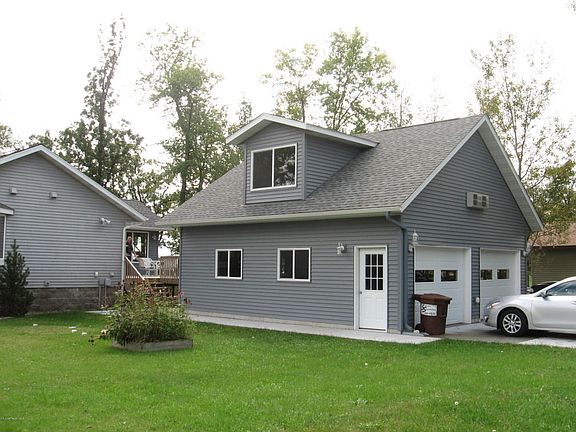 3rd image of 43230 Round Lake Dr