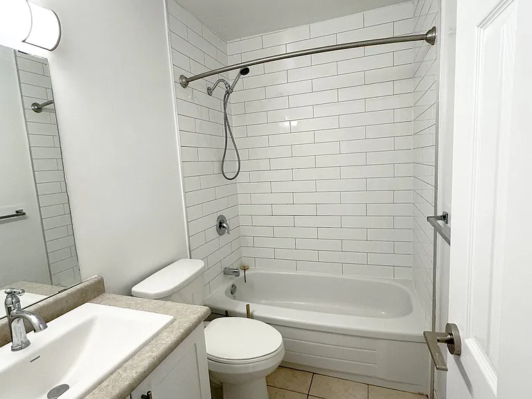 115 John St #404 — Photo 5