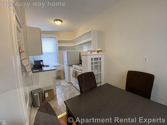 2nd image of 30 Langdon St APT 6