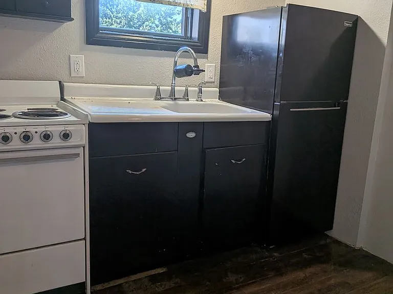 609 Jefferson St — Photo 24