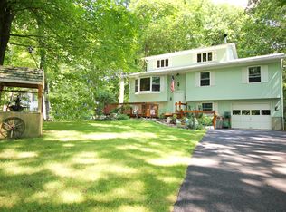 481 Lake Shore Rd, Putnam Valley, NY 10579