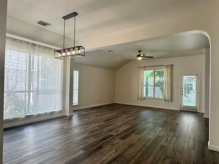 5615 Taylorcrest Dr — Photo 16