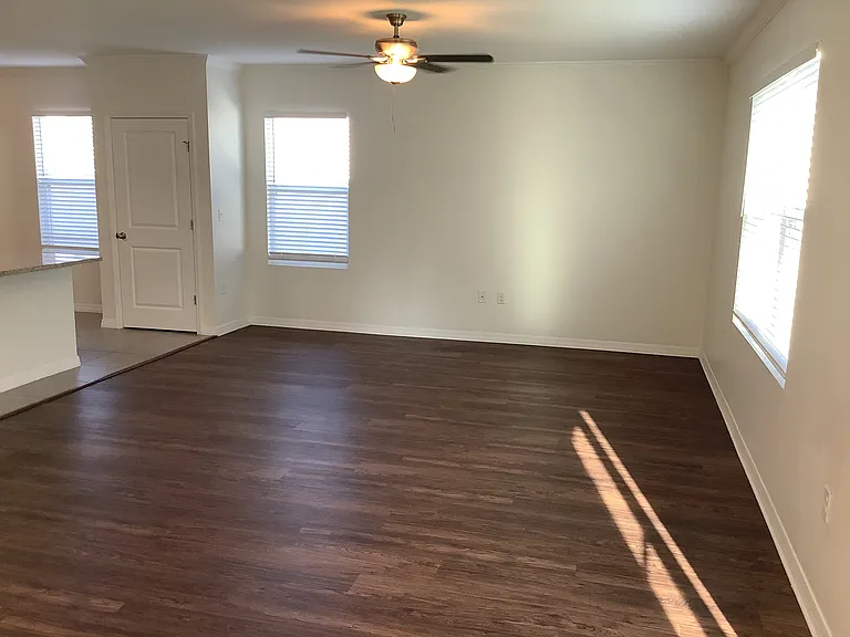 807 Wiltonway Dr — Photo 5