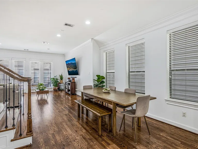 8817 Lakeshore Bend Dr — Photo 9