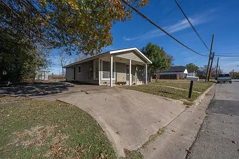 3 bed, 1292 sqft, $2,200 — Photo 2