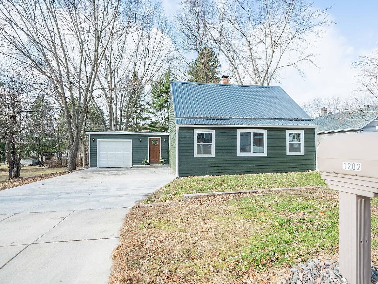 1202 Andover Ave Eau Claire Wi 54703 Mls 5687356 Zillow