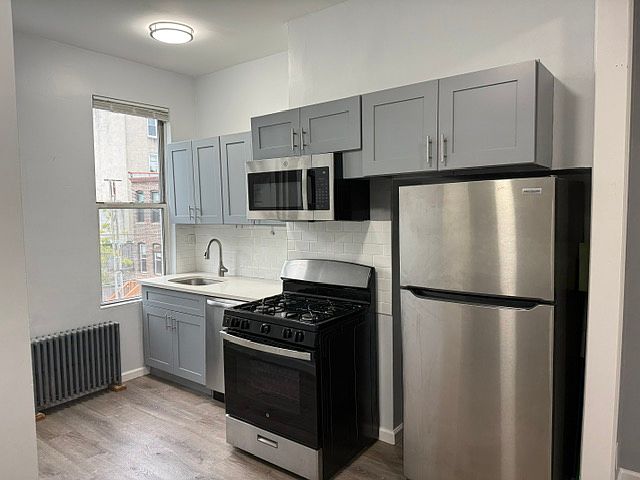 1st image of 857 Woodward Ave APT 2R